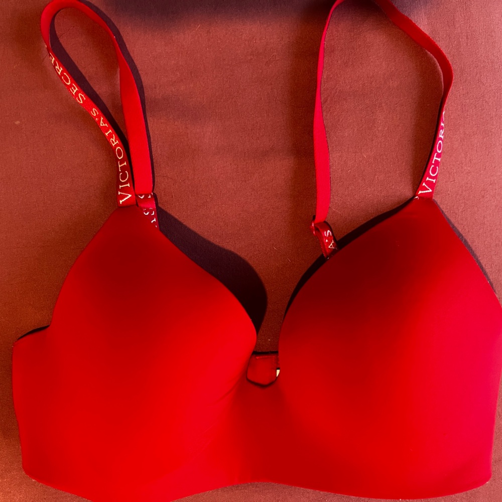 Victoria’s Secret- red t-shirt bra- lightly lined, wireless, size 34D